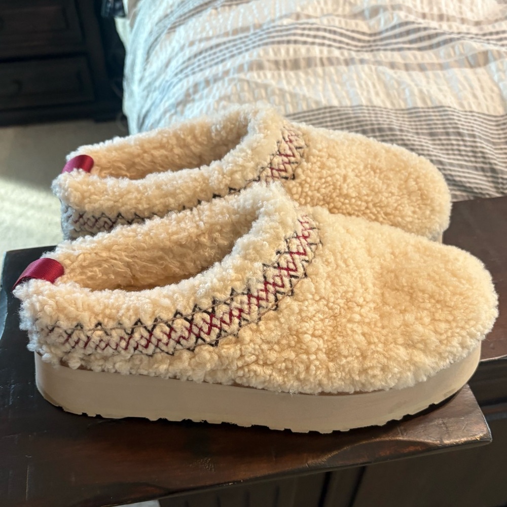 Tazz ugg braid natural slippers